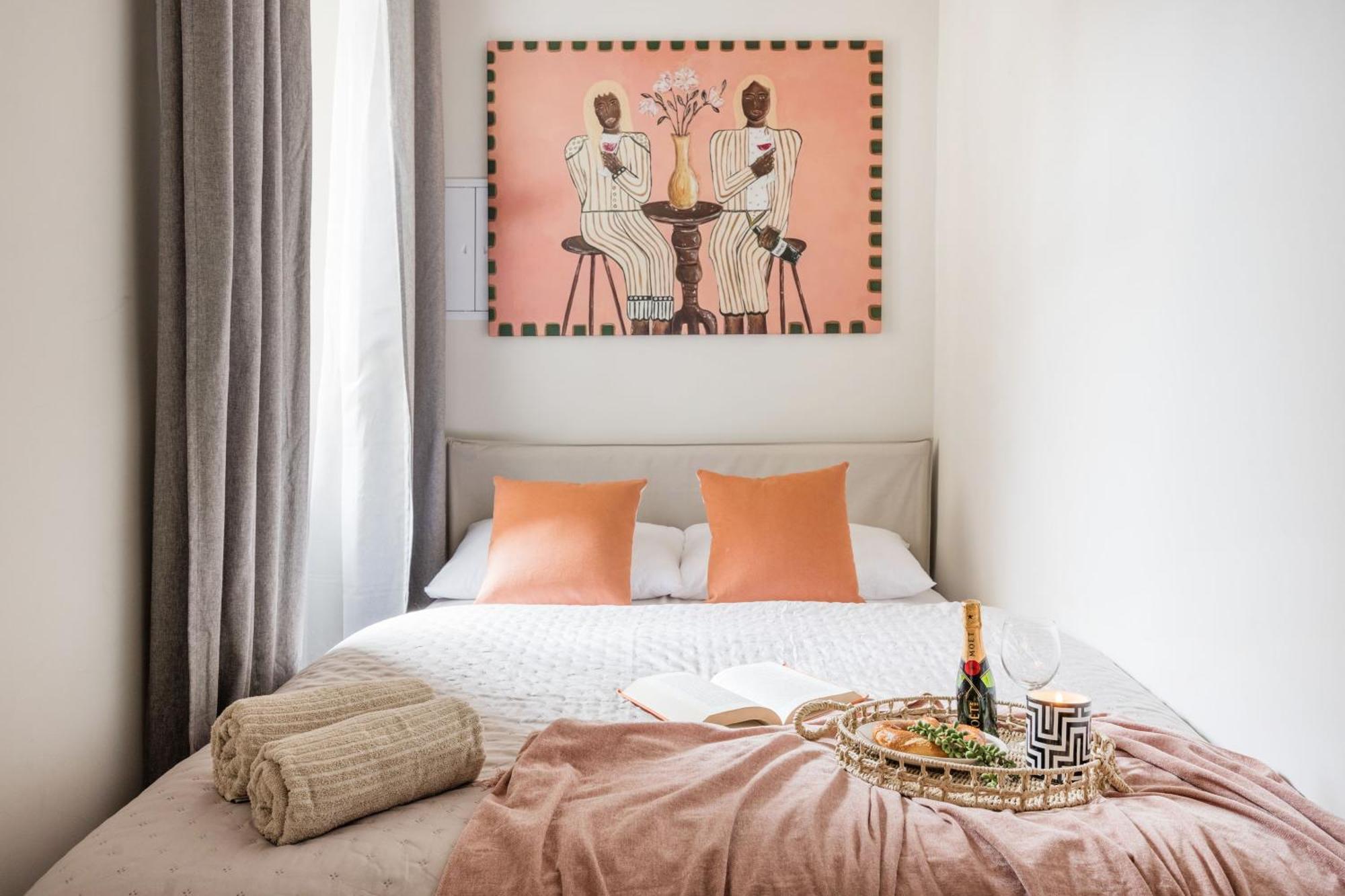 Central Budapest Oasis - Modern Charm, Timeless Comfort Екстериор снимка