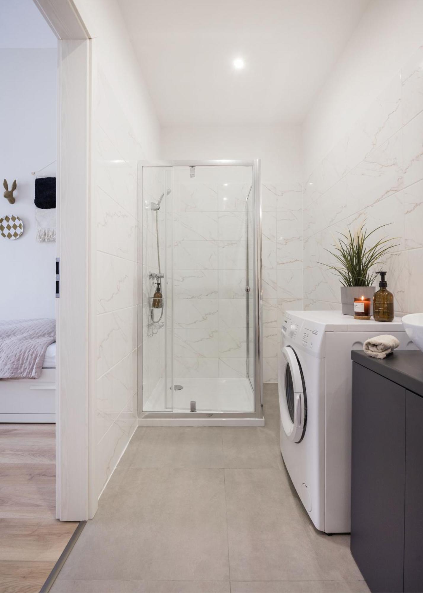 Central Budapest Oasis - Modern Charm, Timeless Comfort Екстериор снимка